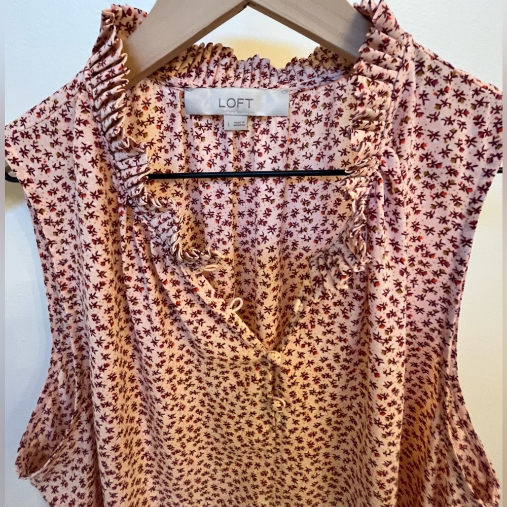 LOFT Pink Cranberry Fall Floral Romantic Sleeveless Ruffled Collar Button Top L - Picture 3 of 4